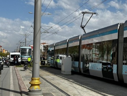 Konya'da tramvayın altında kalan anne hayatını kaybetti, oğlu ağır yaralı